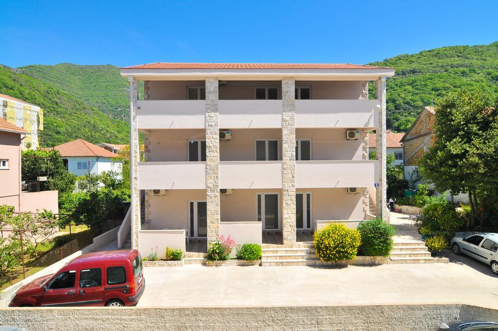 Apartments Samardzic ติวัต ภายนอก รูปภาพ