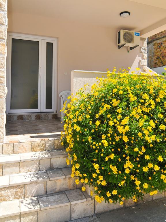 Apartments Samardzic ติวัต ภายนอก รูปภาพ