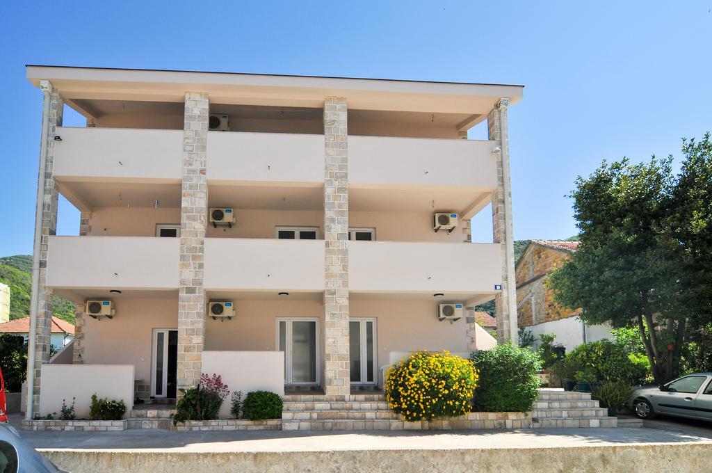 Apartments Samardzic ติวัต ภายนอก รูปภาพ
