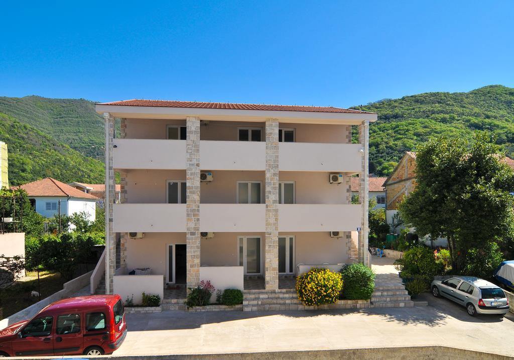 Apartments Samardzic ติวัต ภายนอก รูปภาพ