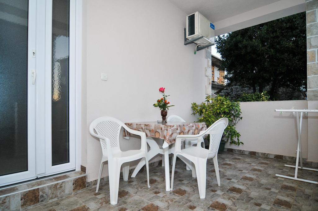 Apartments Samardzic ติวัต ภายนอก รูปภาพ