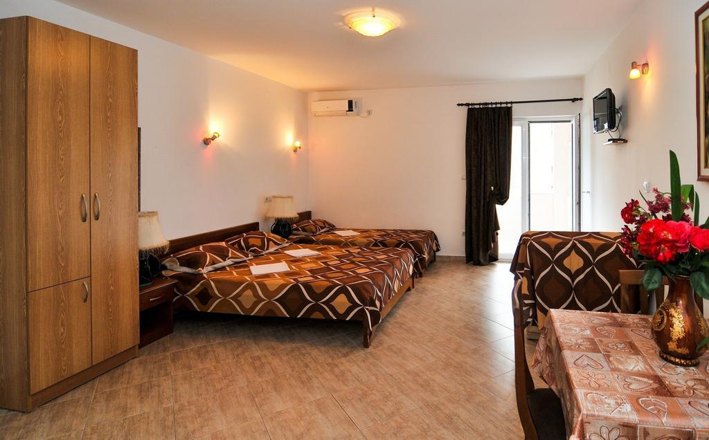 Apartments Samardzic ติวัต ภายนอก รูปภาพ